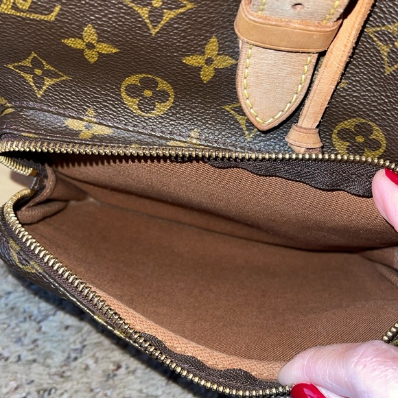 Louis Vuitton Monogram Montsouris GM Backpack - Picture 7 of 17
